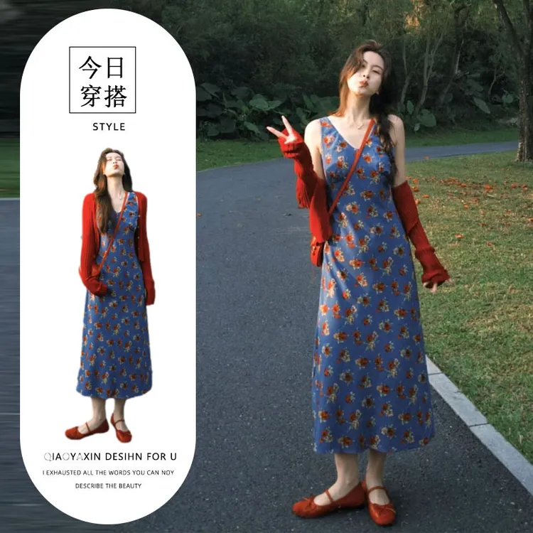 蓝色碎花连衣裙2025春季新款韩系无袖v领长裙红色显白开衫两件套