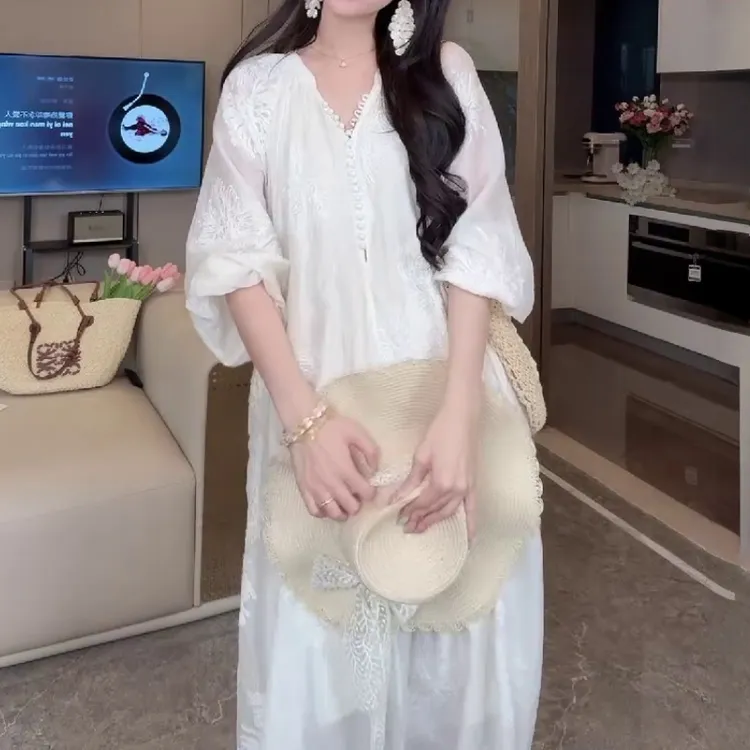 2025法式温柔风复古时尚夏季新款V领高腰宽松显瘦茶歇长款连衣裙