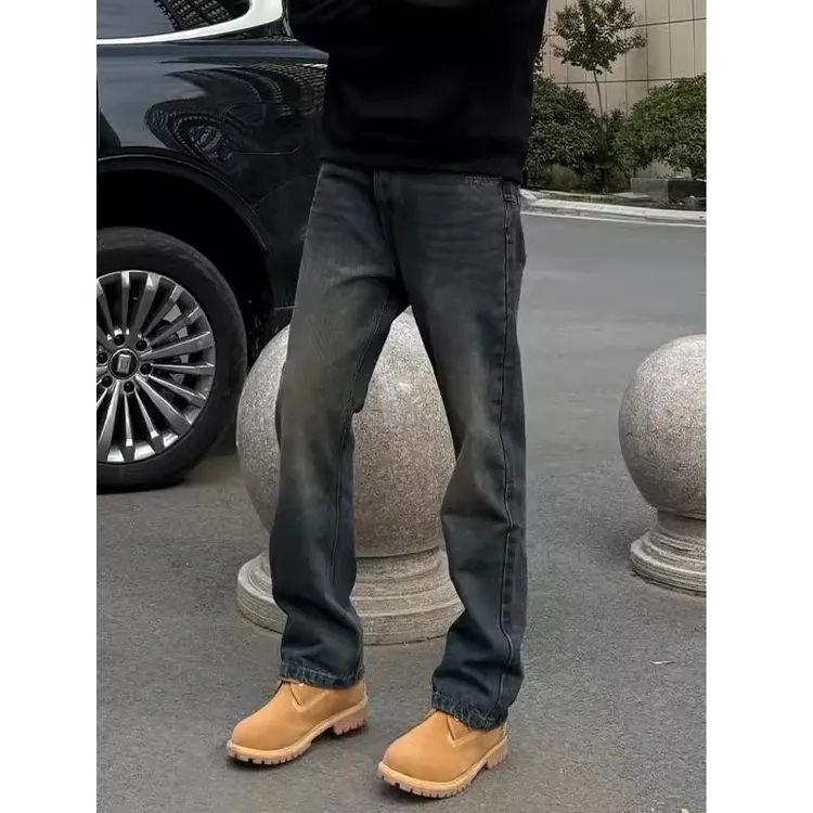 复古蓝加绒牛仔裤男款秋冬季美式高街休闲直筒裤搭配马丁靴的裤子