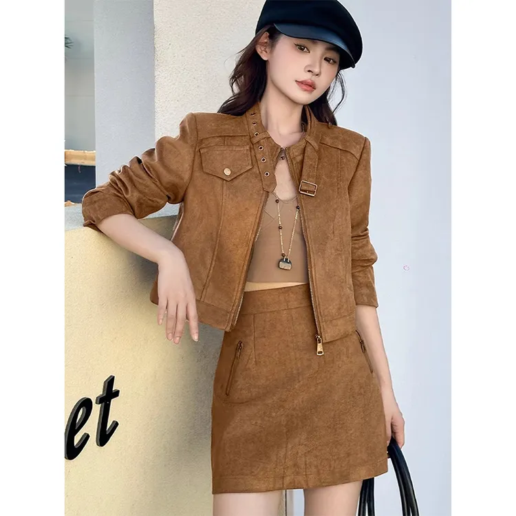 拉夏贝尔复古时尚套装裙女2025秋冬新款洋气减龄麂皮绒外套两件套