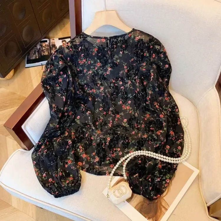 法式轻熟风碎花植绒长袖衬衫女秋冬新款减龄内搭打底泡泡袖上衣