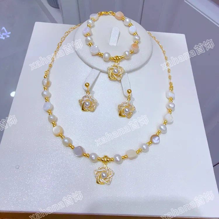 铜合金亚克力项链 新款时尚精美百搭珍珠三件套气质首饰高级送礼