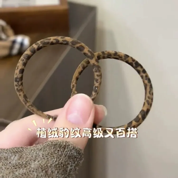 铜合金耳饰 精品美拉德豹纹植绒爱心复古圆形耳圈气质925银针耳饰