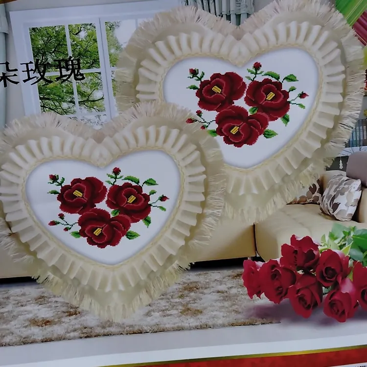 新款爱心十字绣背带花沙发汽车枕头 配有针线可自己绣