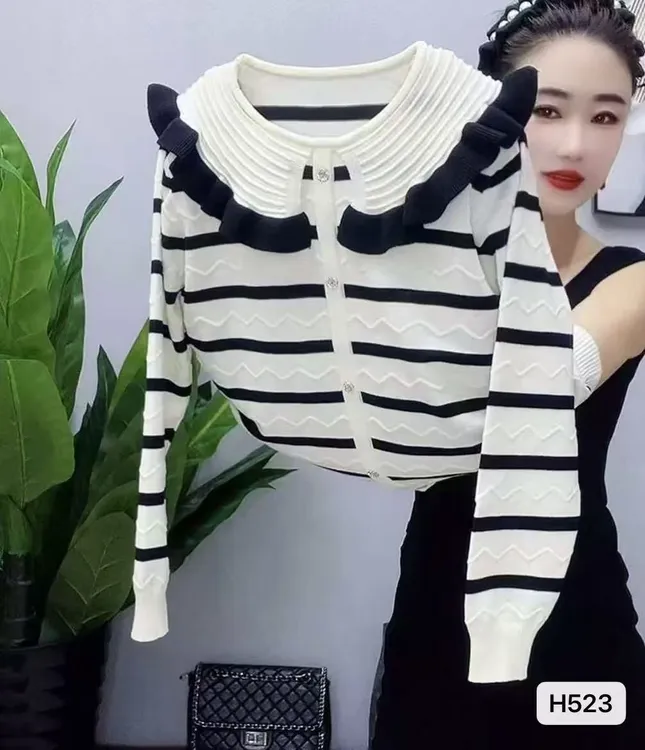 实价早秋新款洋气减龄娃娃领木耳边条纹波浪纹针织长袖上衣女