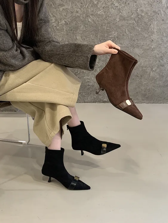 2025秋冬新款时尚单靴保暖瘦瘦靴短靴细跟尖头袜靴高跟后拉链修面