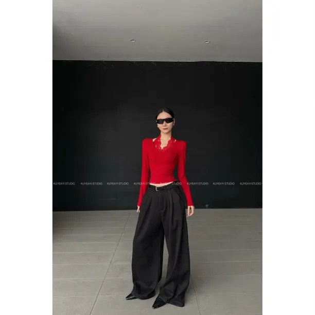 KUYEAYI / 1852磨毛V领挂脖蕾丝拼接假两件上衣