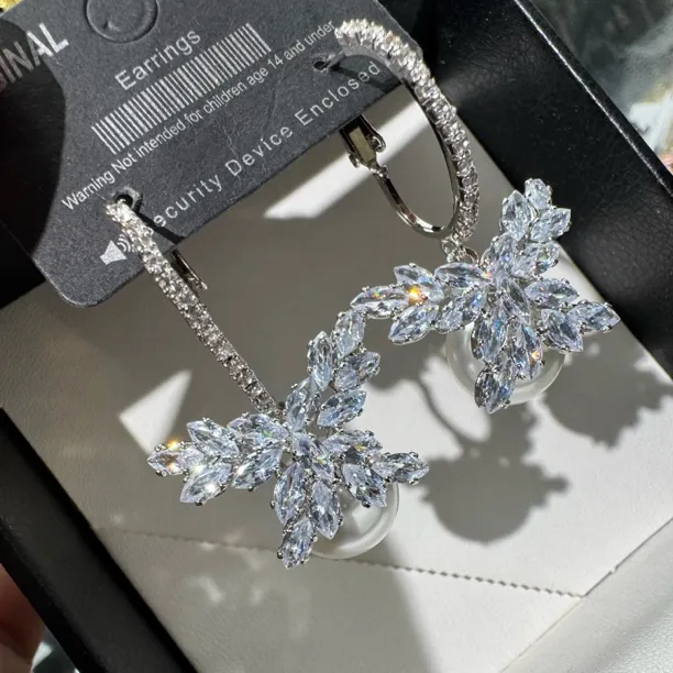 铜合金合成锆石耳饰 耳扣款超闪蝴蝶珠珠小众气质耳环超美甜美风