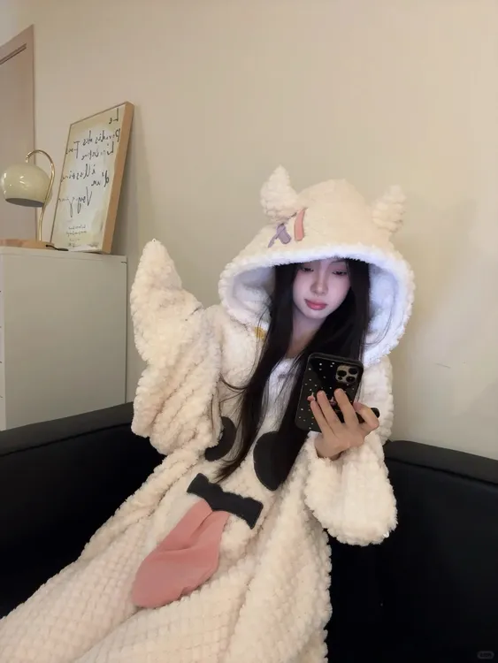萌趣可爱小幽灵半边绒睡衣女冬新款保暖加厚加绒连帽大码宽松睡裙
