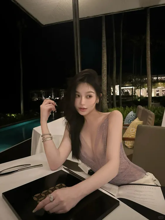 2025夏季新款设计感纯欲性感吊带上衣女名媛气质辣妹网纱背心上衣