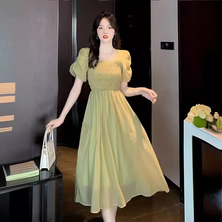 温柔风名媛连衣裙女2024夏季法式方领泡泡袖褶皱显瘦气质女神范裙