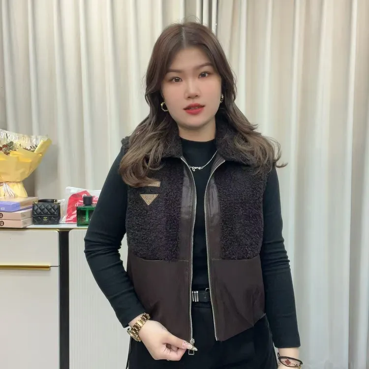 小鑫肝@翻领加毛拼接装饰夹棉减龄时尚气质百搭皮马夹 6861