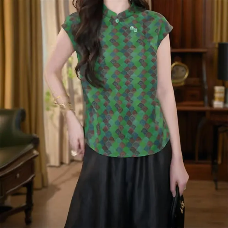 今年流行的漂亮新中式国风绿色衬衫女夏季2025新款时尚设计感衬衣