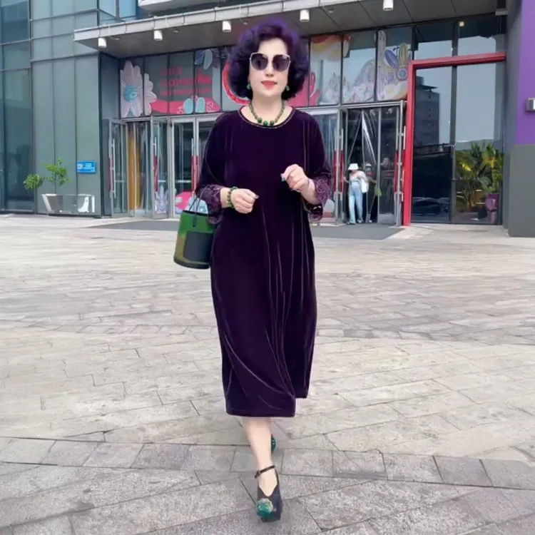 高级感高端妈妈秋圆领刺绣花洋气连衣裙丝绒宽松大码遮肉显瘦长裙