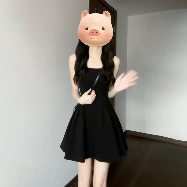 小个子黑色无袖吊带连衣裙子女夏季2025新款赫本风收腰a字短裙