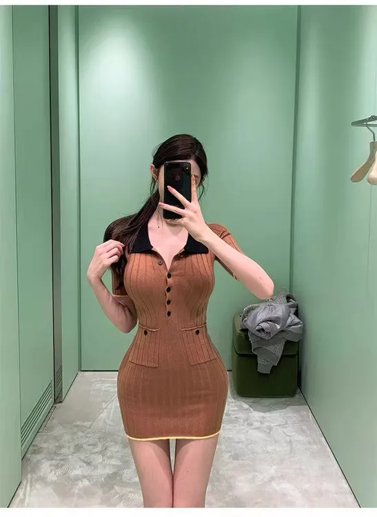 张元英同款2025秋季新款美学千金感撞色掐腰针织连衣裙女显瘦短裙