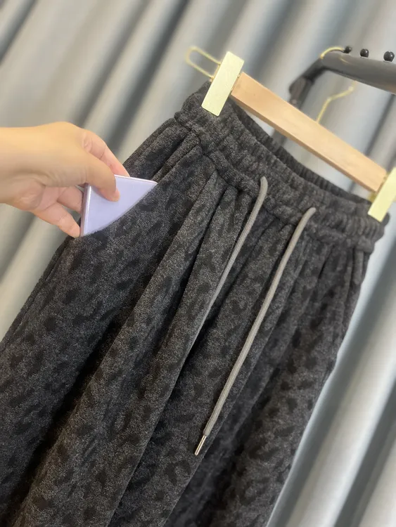 秋冬百搭抽绳松紧腰高腰深灰豹纹加绒加厚休闲直筒长裤女