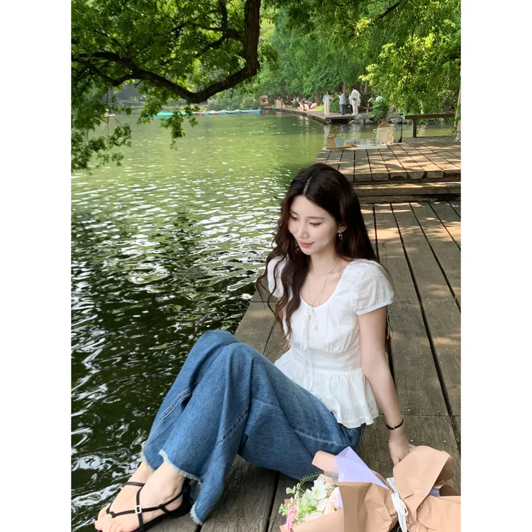 韩系温柔风方领泡泡袖短袖t恤女夏季氛围感小众独特宽松短款上衣