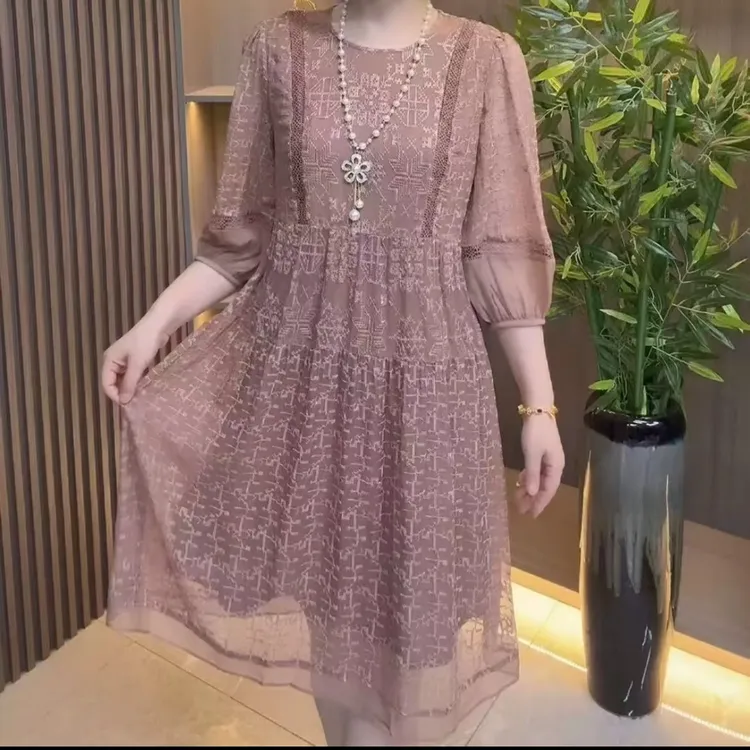 气质桑蚕丝刺绣连衣裙宽松真丝洋气裙子夏季百搭网红轻奢减龄