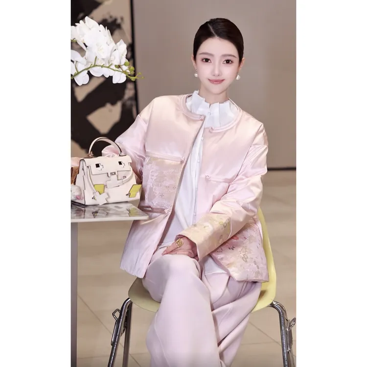 40-【红粉佳人】宝儿家含幂BH36825410XQ醋酸真丝缎面提花白鹅绒服