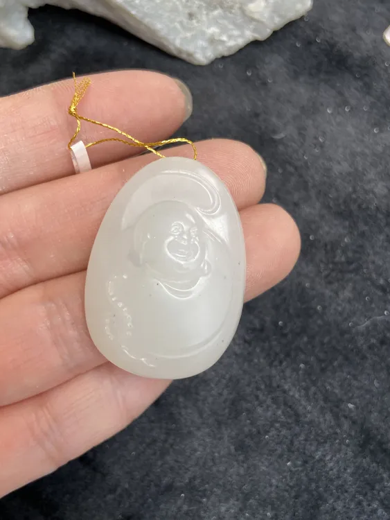 新疆和田玉黑山料佛牌32*23 多样性发其一   白玉佛牌