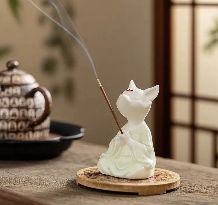 创意陶瓷九尾狐摆件居家香插古风可爱青狐白色狐狸摆件家居香道