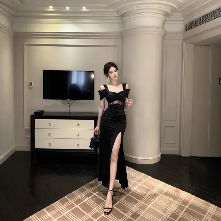 法式修身开叉法式蕾丝露背性感吊带连衣裙后妈柔式技师服小个子