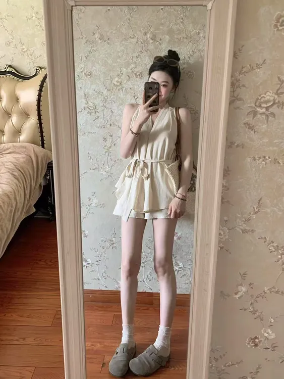 2025夏季新款韩系无袖挂脖v领背心气质系带显瘦上衣百搭休闲短裤