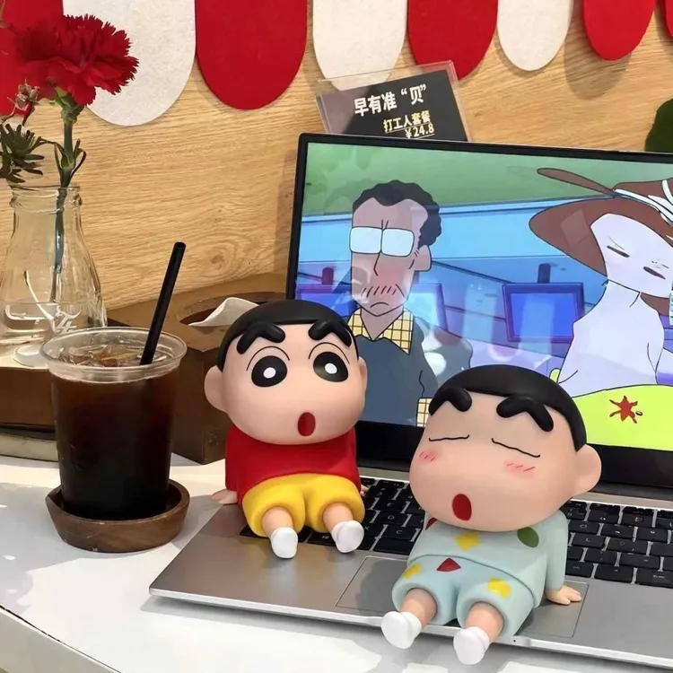 蜡笔小新动漫懒人手机支架手机座桌面摆件手办模型公仔礼物创意