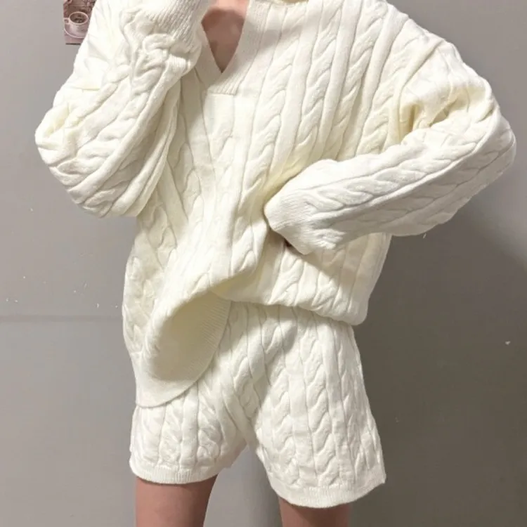 秋冬新款韩版翻领显瘦POLO麻花针织衫冬季毛衣高腰短裤套装