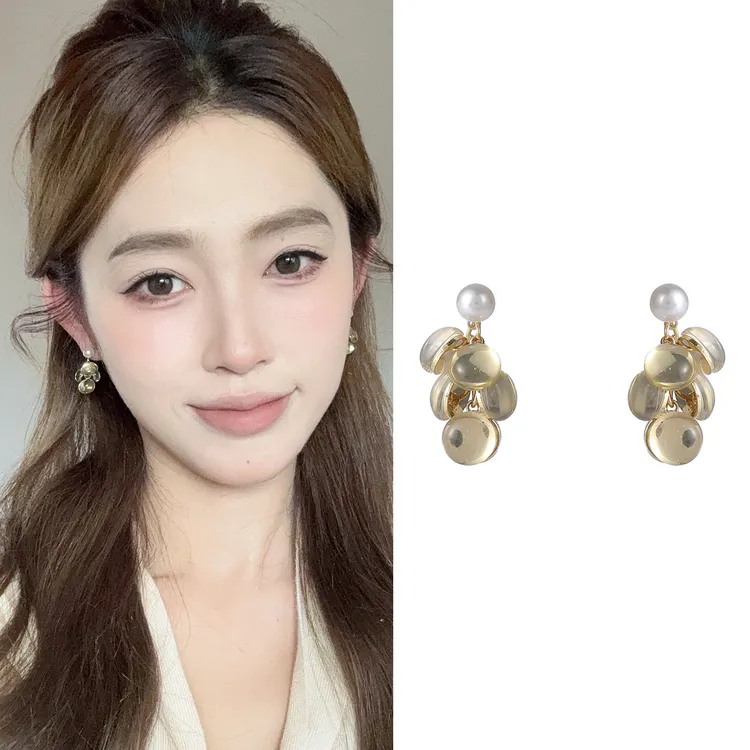oushipei/欧诗佩 铜合金合成锆石耳饰 通透感葡萄串珠珍珠耳环女
