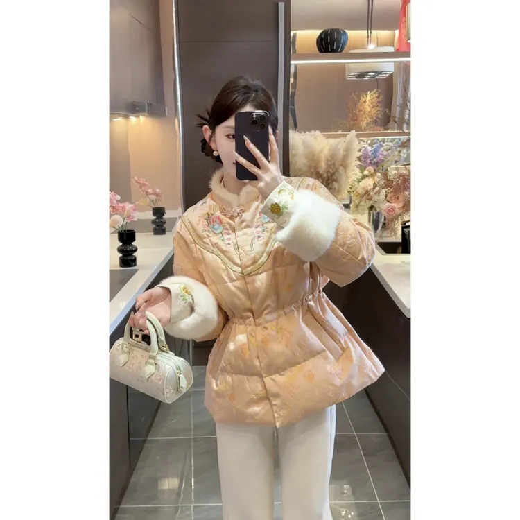 【周粥】【凤凰于飞】2025冬季款刺绣提花加绒收腰羽绒服JJQ5YRF6664