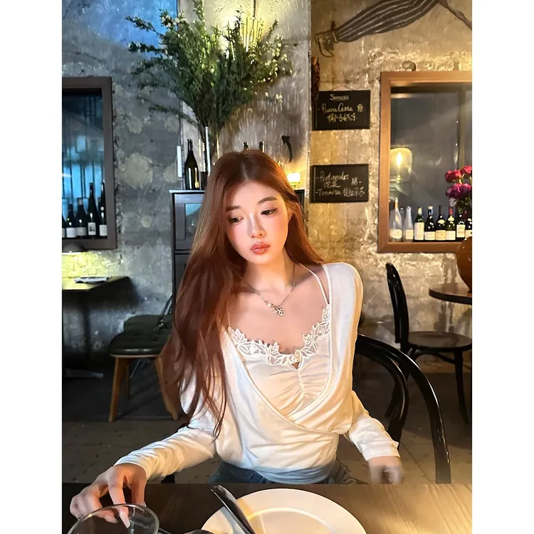 【白茶陷阱】纯欲辣妹性感立体交错t恤V领罩衫+蕾丝内搭吊带两件套