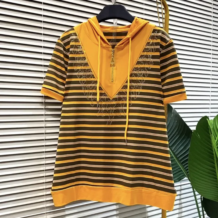 2025百搭时尚显瘦短袖连帽T恤大码夏装韩版中长款时尚条纹