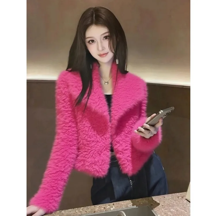 2025新款秋冬轻奢不撞款绝美巨好看时尚穿搭玫红色羊羔毛外套869