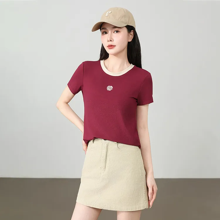 显脸小撞色山茶花刺绣女短袖T轻盈舒适清凉大方得体减龄女T恤上衣