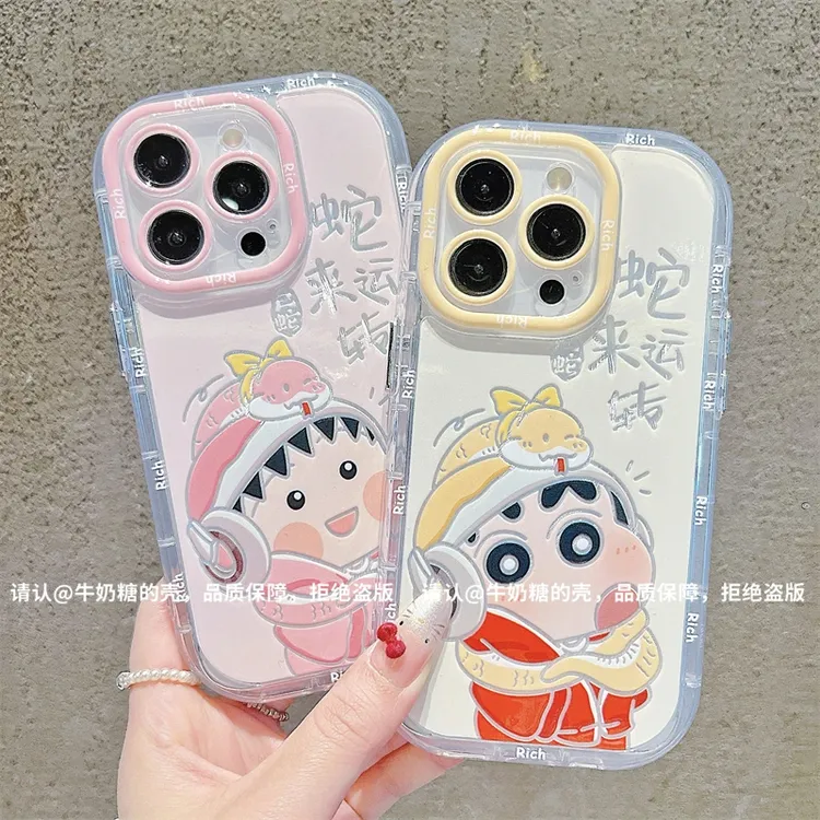 蛇来运转小新羽纱泡芙壳适用苹果16pro手机壳华为oppo小米15vivo