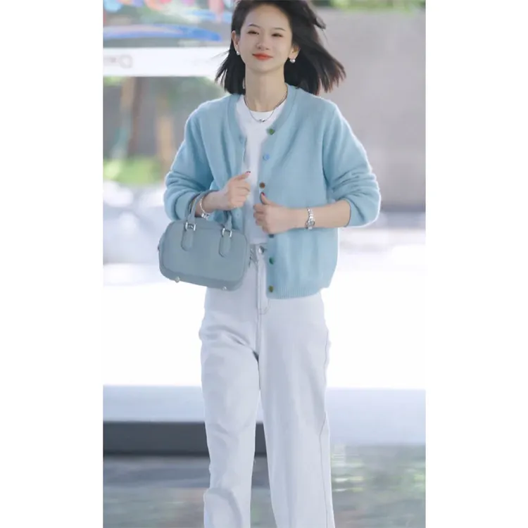 气质软糯短款毛衣2025早秋时尚圆领长袖针织开衫外搭宽松显瘦减龄