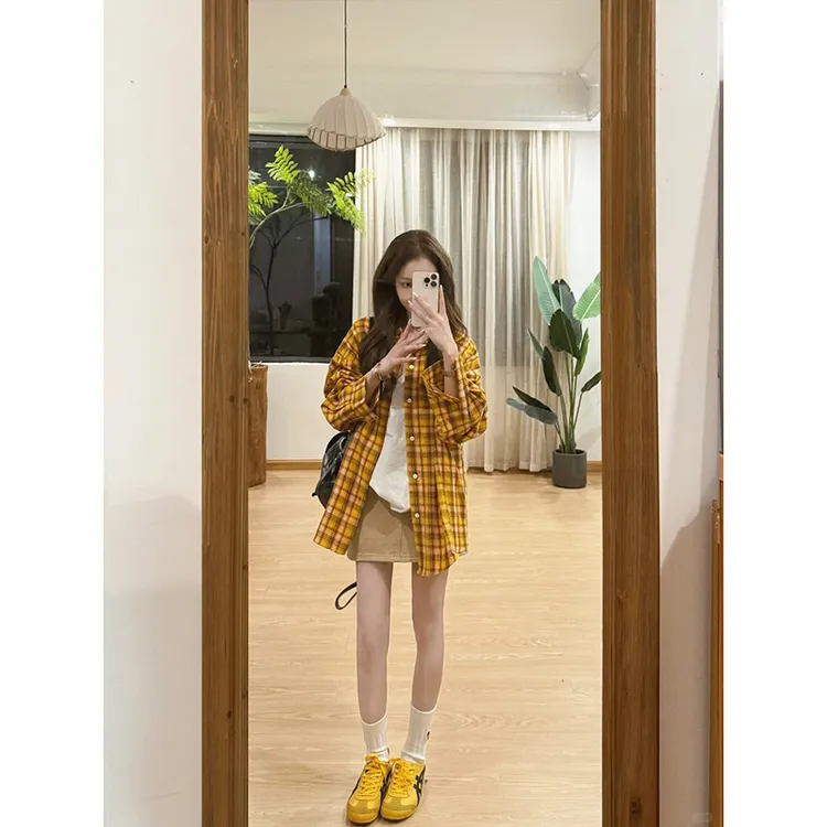 2025春季新款韩系时尚设计感格子长袖衬衫叠穿白色打底衫高腰短裙