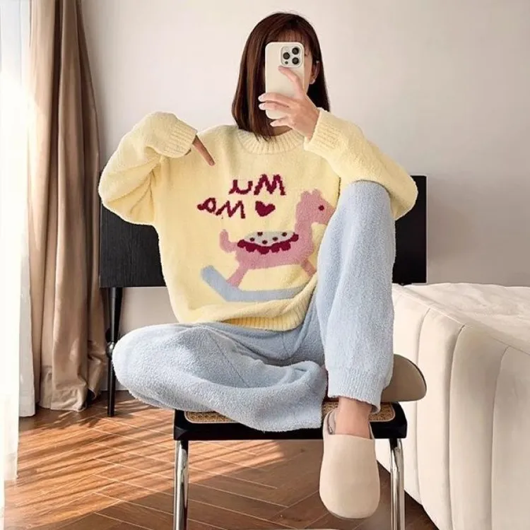 冬季珊瑚绒卡通圆领睡衣女保暖时尚韩版加厚加绒休闲秋冬家居服装