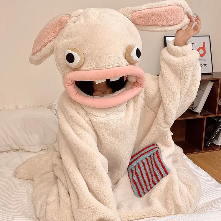 新款网红连帽卡通暴躁兔兔连体睡衣女珊瑚绒学生加厚保暖家居服装