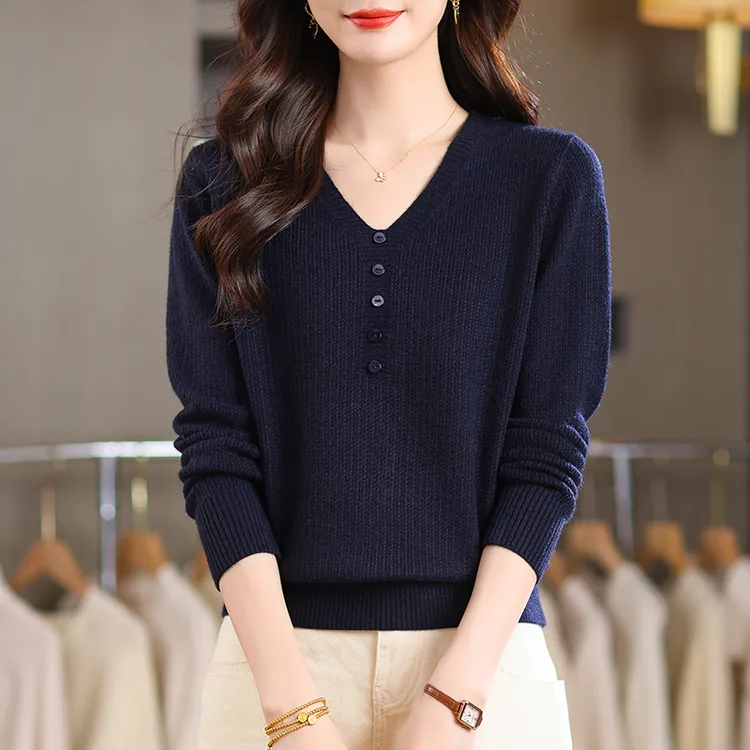 新款时尚休闲风薄款常规纯色V领长袖外穿上衣女士打底衫秋季毛衣