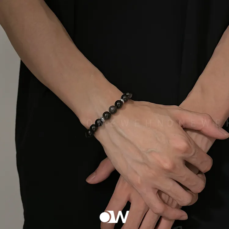 钛钢手链 简约银曜石弹力绳手串冷淡风黑色男生手饰小众个性手链