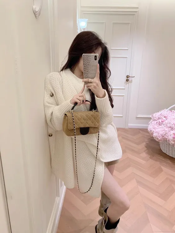 2025秋冬新款韩系气质高级感白色时尚百搭针织开衫女宽松显瘦