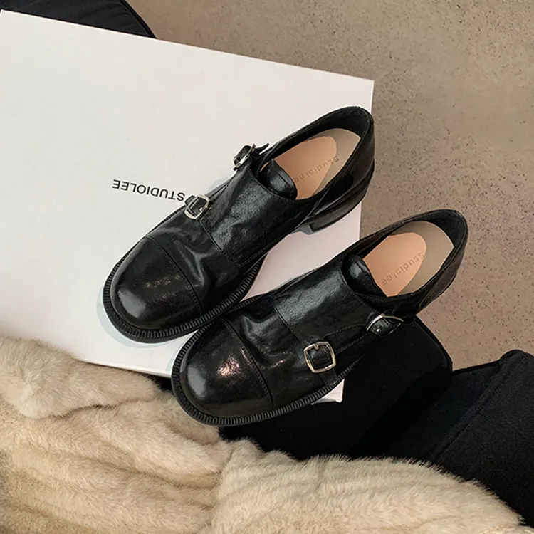 【】秋冬爆款学院复古双扣圆头粗跟女款内增高鞋子女款网红款百搭