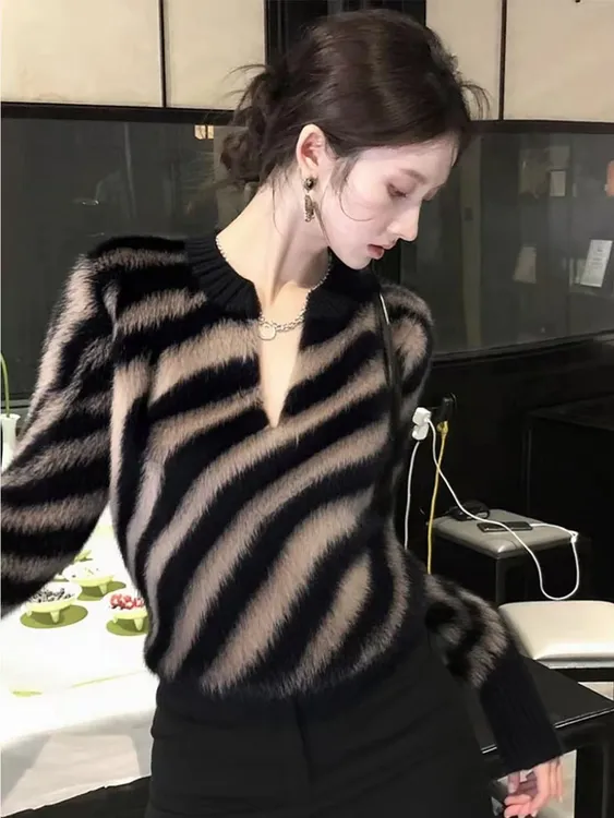 SS5006韩系慵懒高级感咖色条纹V领针织毛衣女新款内搭上衣女秋冬