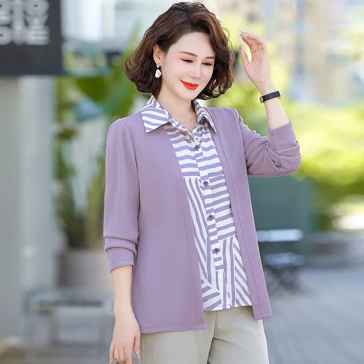 妈妈春秋上衣长袖衬衫新款假两件打底衫中老年女装宽松时尚气质款