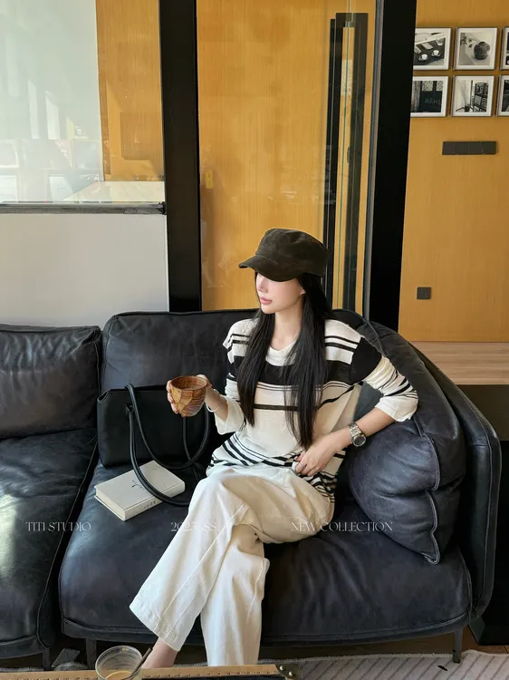 TITI - STUDIO“黑白条纹”亚麻撞色圆领微喇长袖针织上衣套装