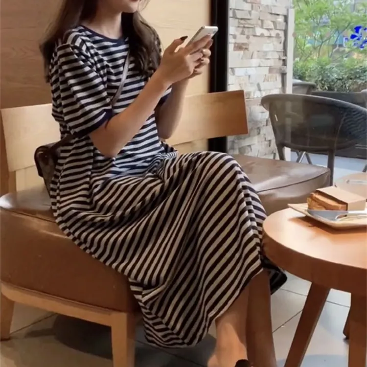 夏季新款条纹短袖连衣裙大码韩版文艺风过膝显瘦遮肉T恤长裙外穿