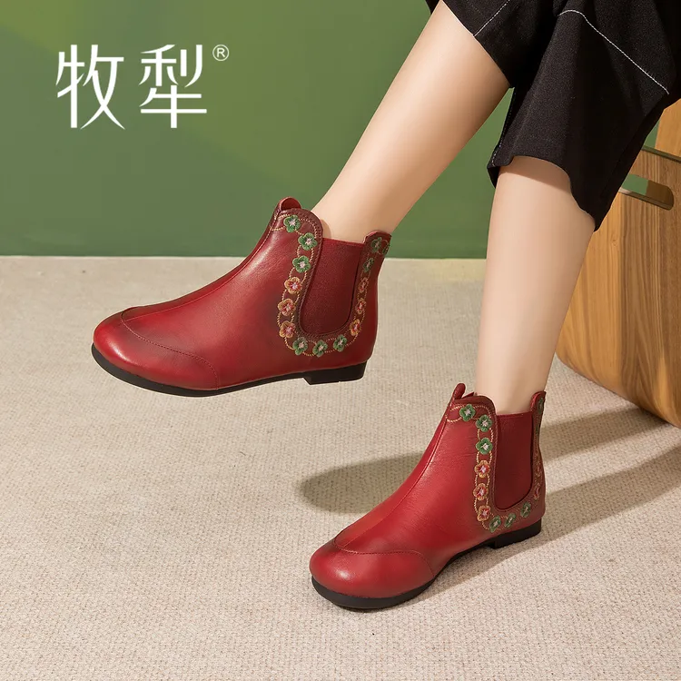 牧犁秋季新款复古羊皮民族风妈妈鞋圆头平底舒适手工制作女短筒靴